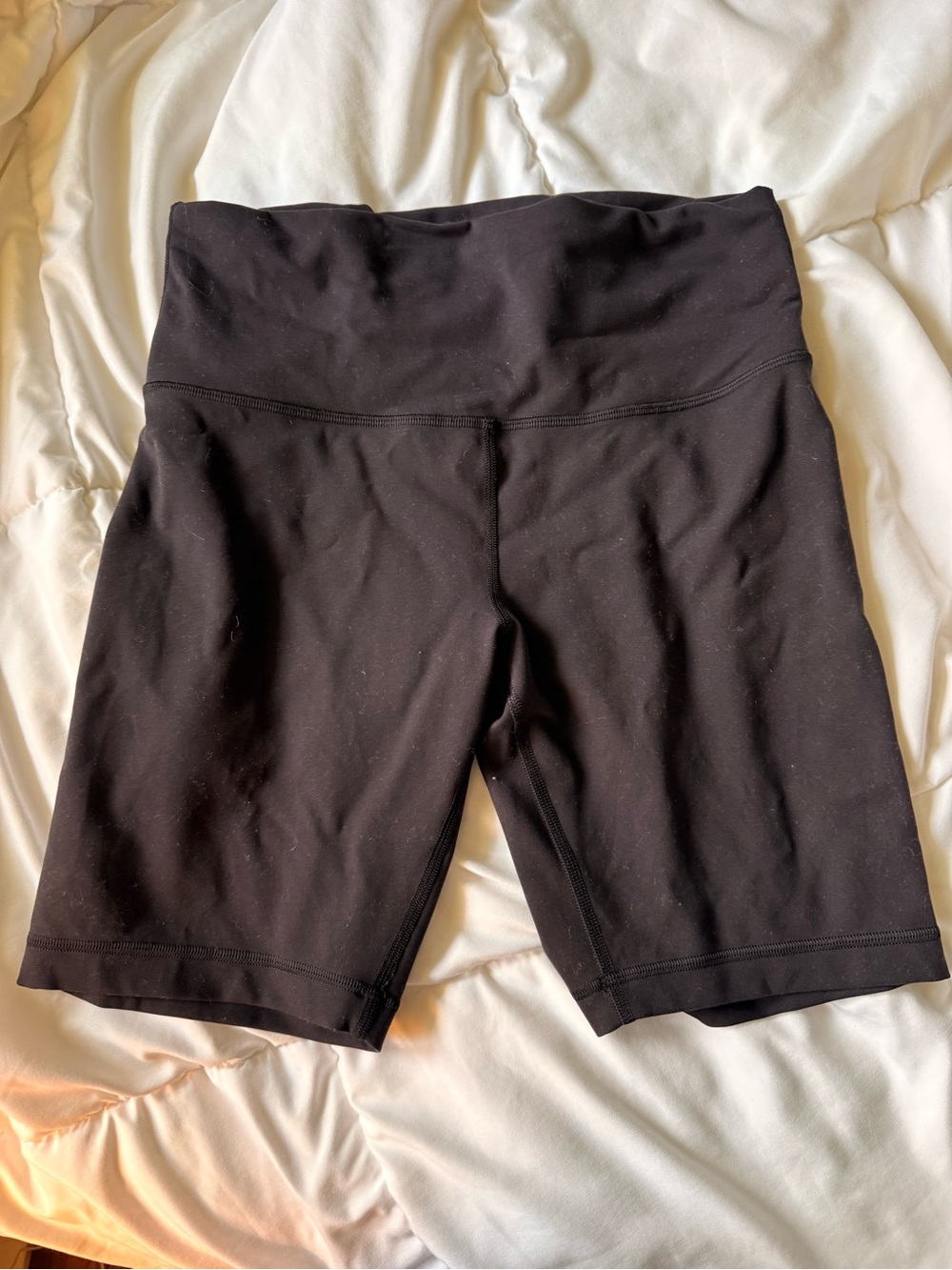 Lululemon like new black biker shorts